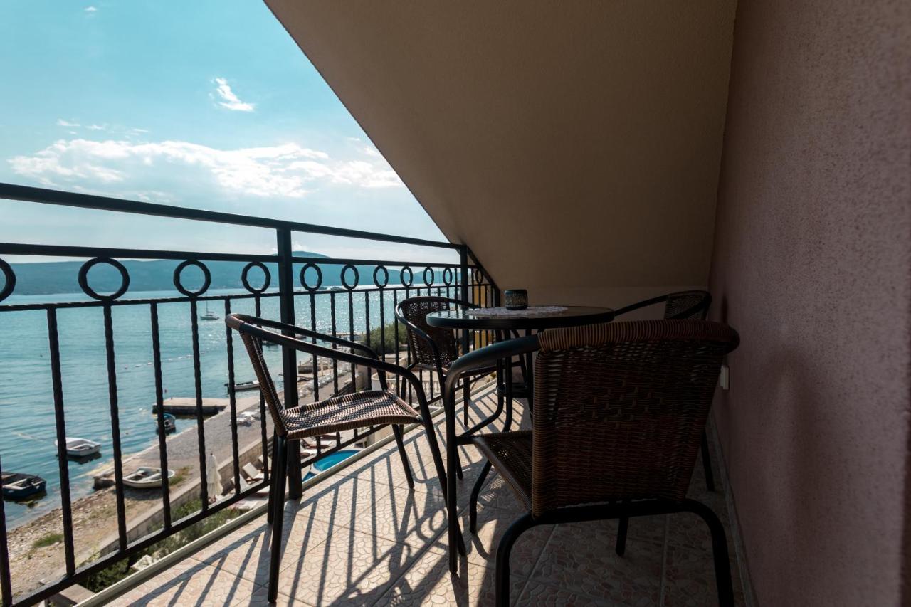 Apartments Lungomare Тиват Екстер'єр фото