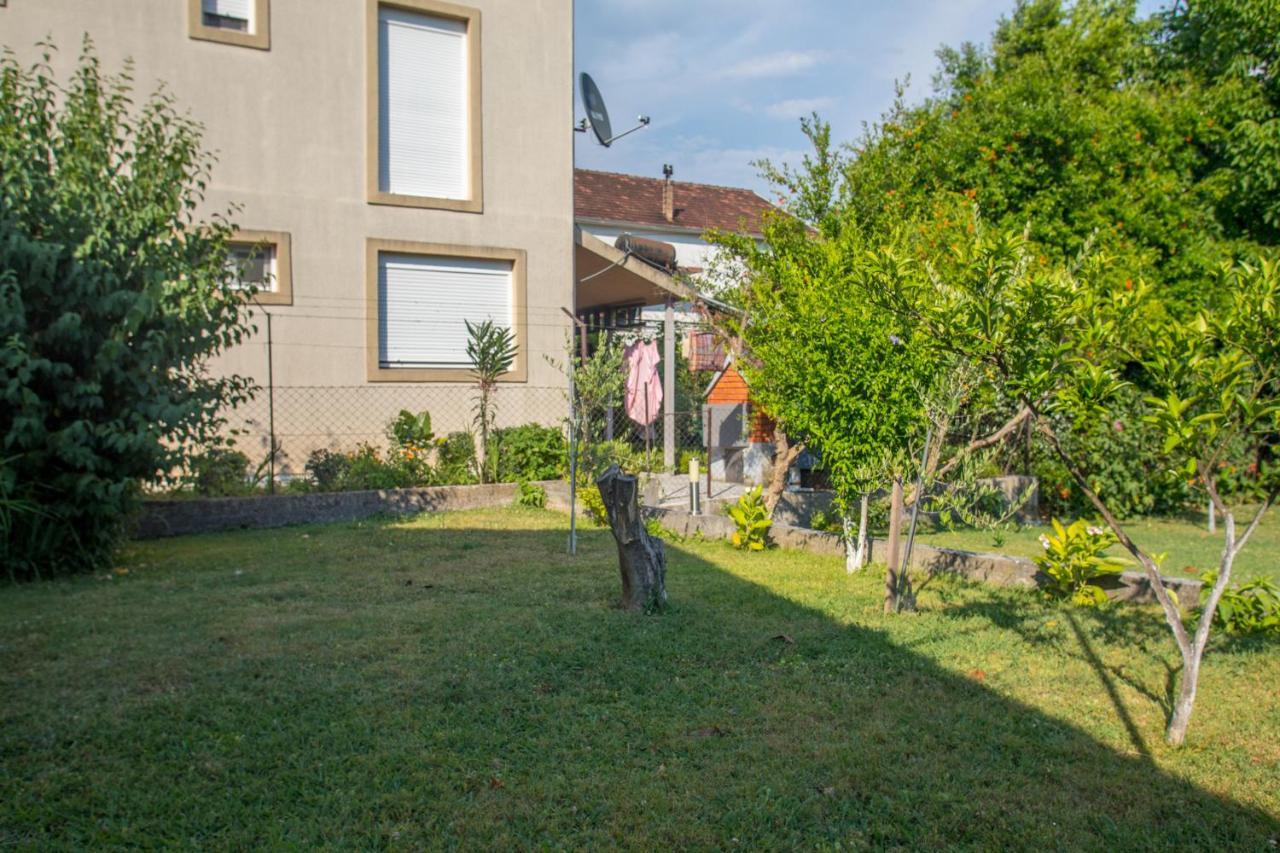 Apartments Lungomare Тиват Екстер'єр фото