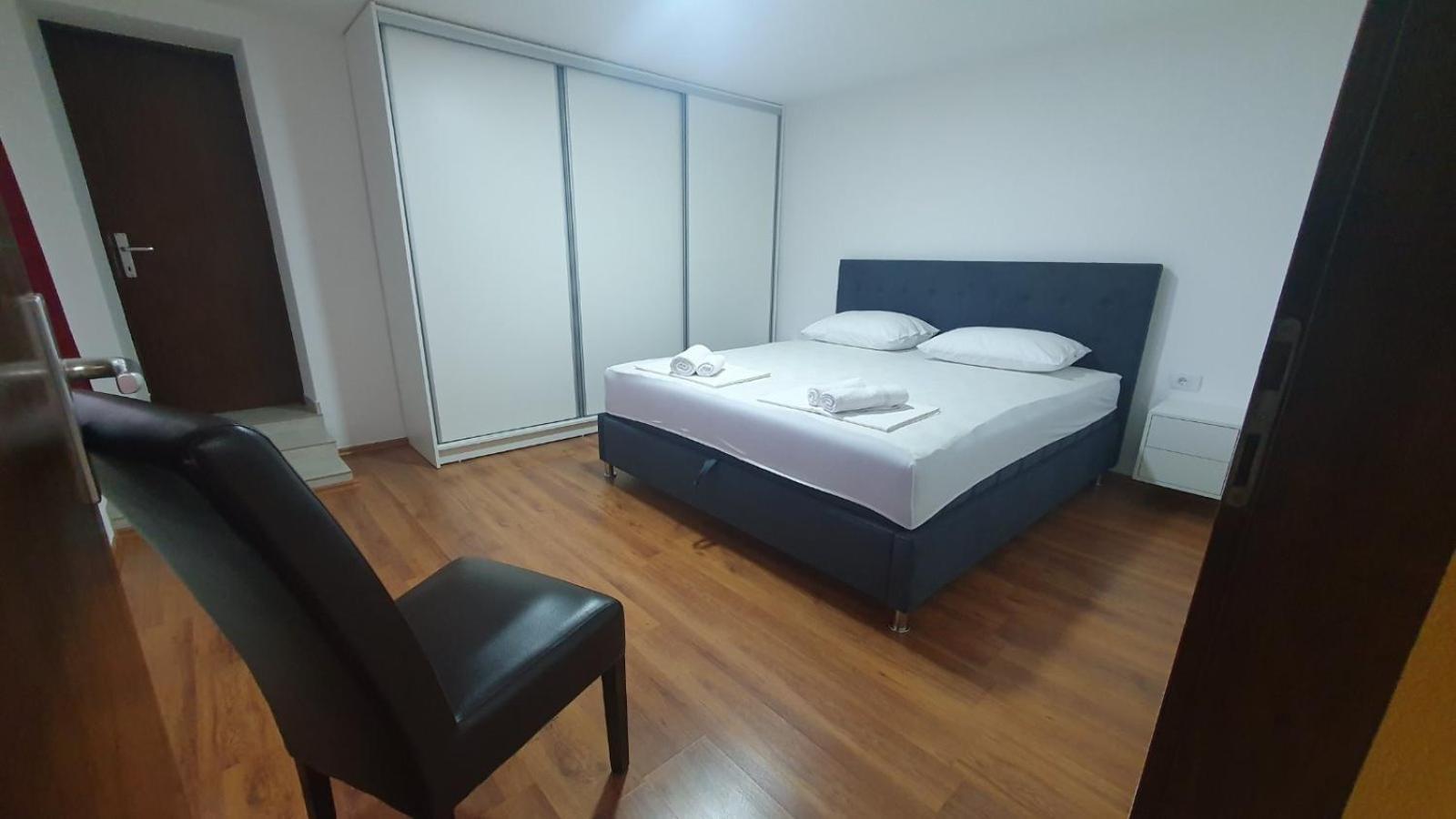 Apartments Lungomare Тиват Екстер'єр фото